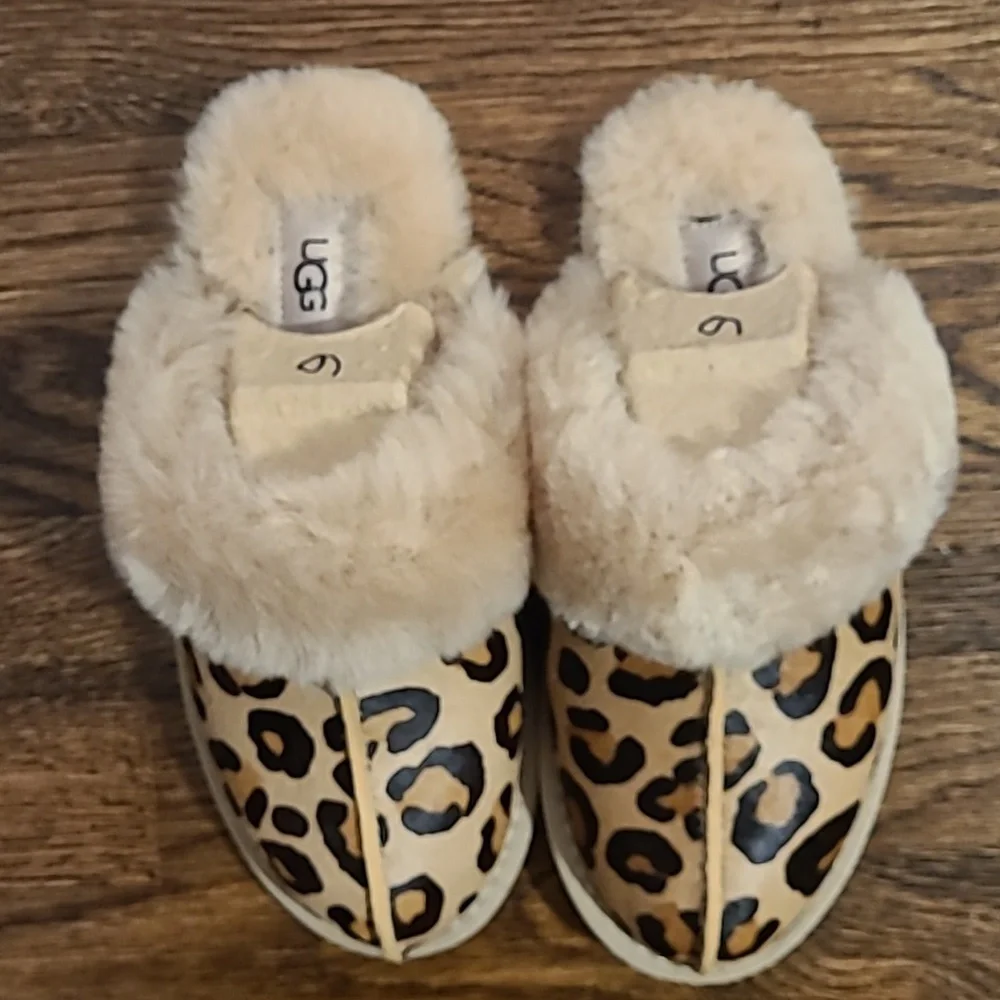 UGG scuffette ii slipper leopard, size 6 women's, new in box - Picture 2 of 11